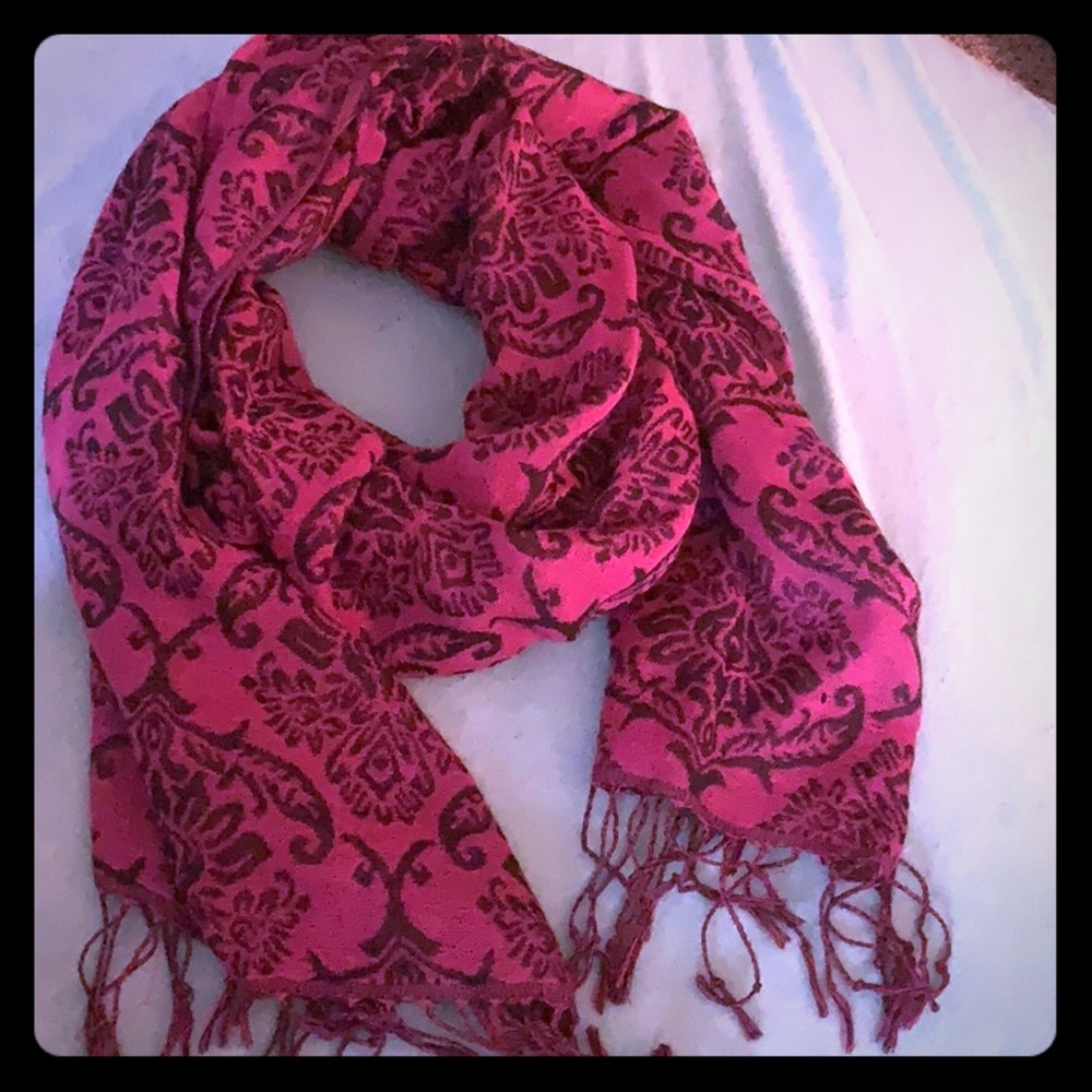 Patterned scarf